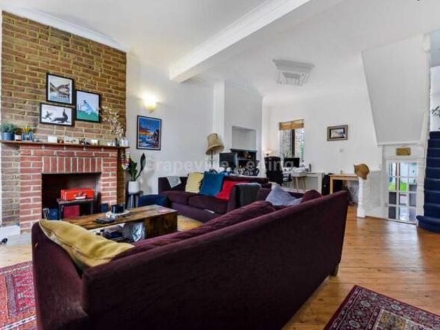 House for rent in Strode, Devon