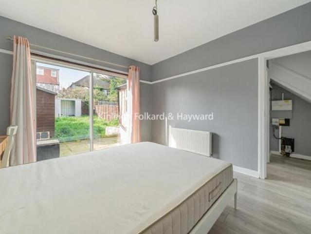 House for rent in Cat Hill, England