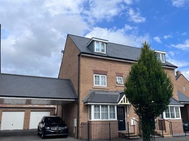 House for rent in Priorswood, Rumwell