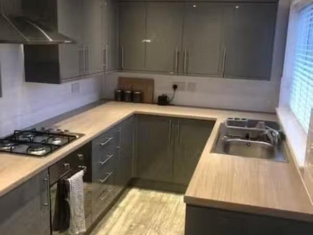 House for rent in Calderstones