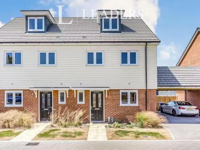 House for rent in Perryfields, West Sussex