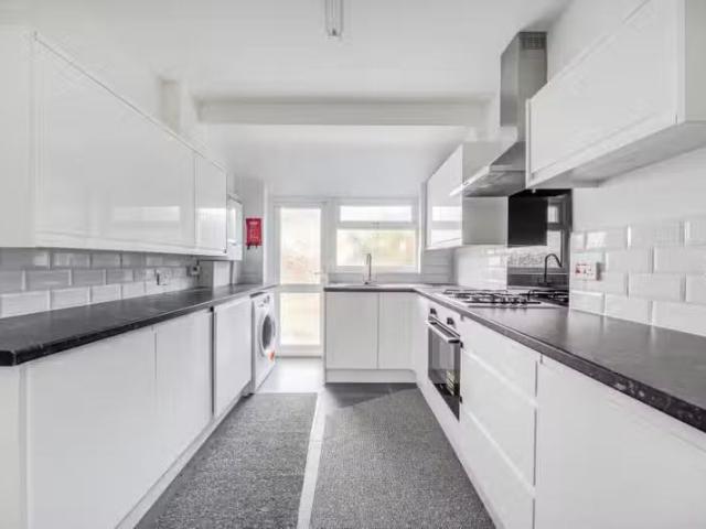 House for rent in London Borough of Merton, Mitcham