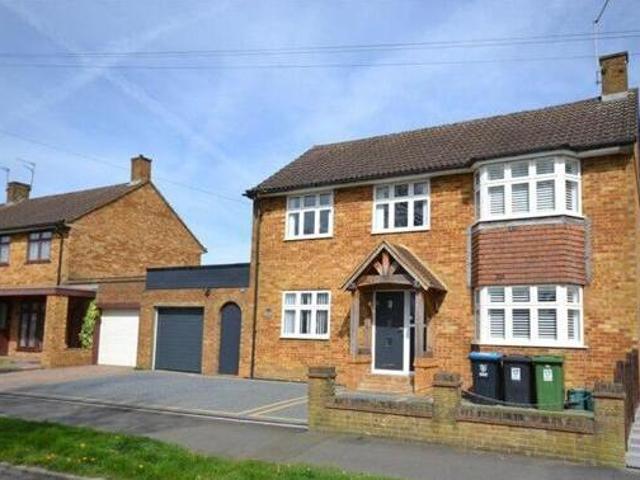 House for rent in Pouchen End, Hertfordshire