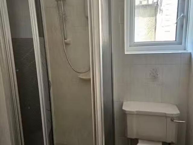 House for rent in Kingswood, School House