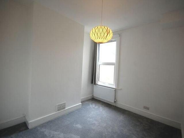 Cottage for rent in Chiswick, Greater London