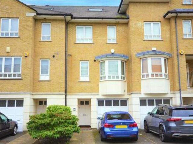 House for sale in Kingston Upon Thames, Greater London