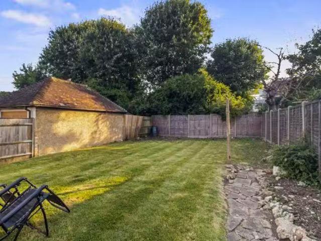 House for rent in Burnt Oak, Greater London