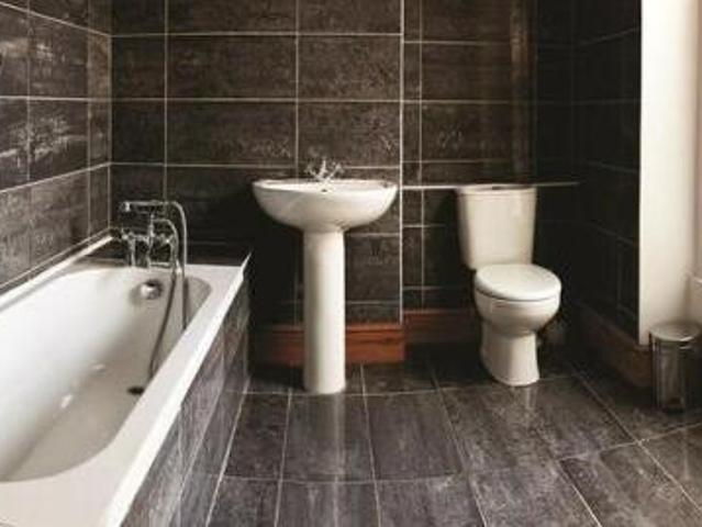 House for rent in Follaton, Strode