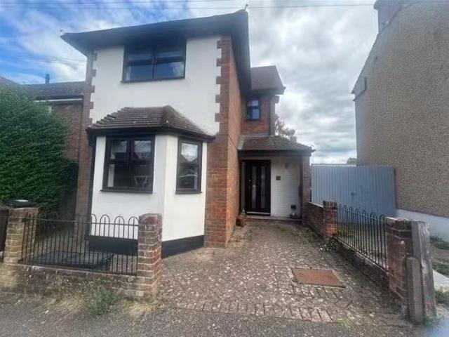 House for rent in Five Acres, Hertfordshire