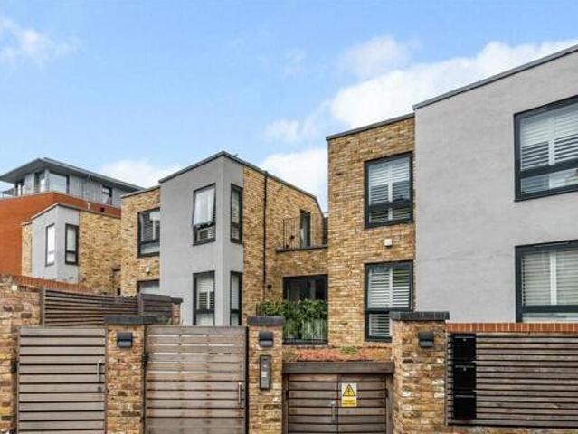 House for sale in Hertfordshire