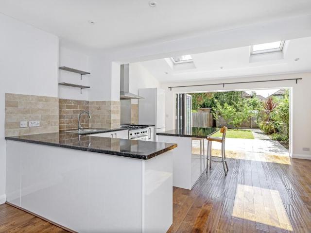 House for rent in Motspur Park