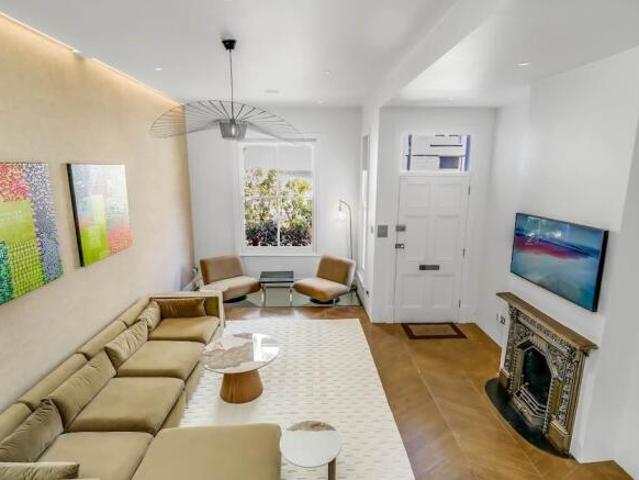 House for rent in Cat Hill