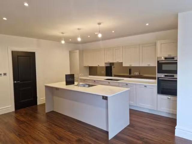 House for rent in London Borough of Croydon, Cat Hill