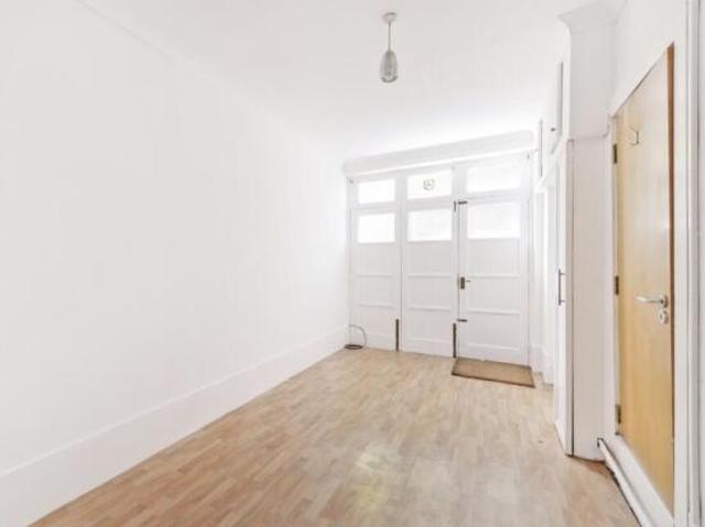 House for rent in Cat Hill