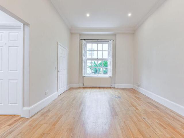 House for rent in Cat Hill, England