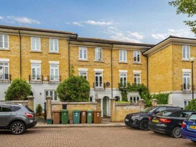 House for rent in Surrey