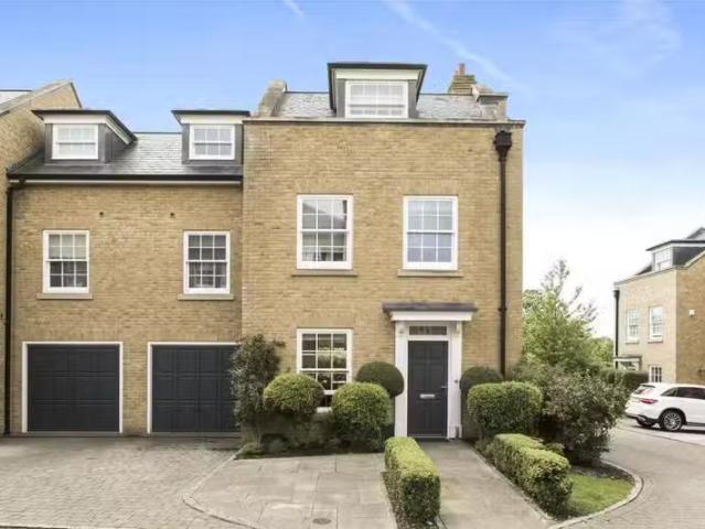 House for rent in Effingham, Guildford