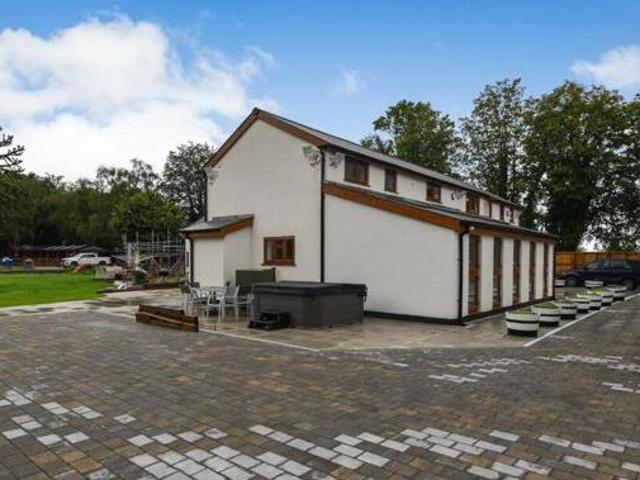 House for rent in Lyons, Greater London