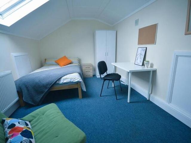 House for rent in Calderstones