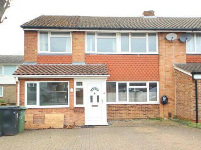 House for rent in Surrey