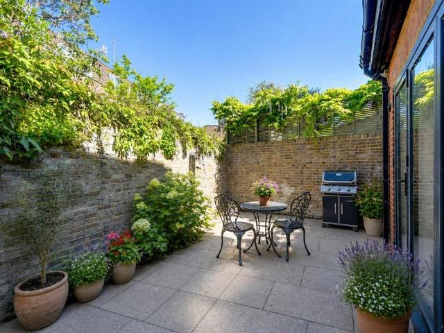 House for sale in South Hampstead, Greater London