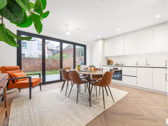 House for sale in Herne Hill, Greater London