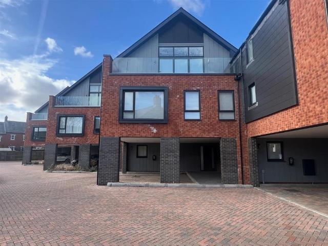 House for sale in Stratford Park, Milton Keynes