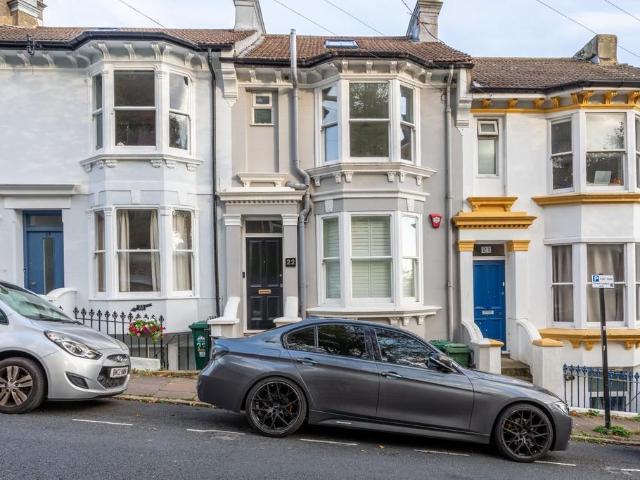 House for sale in Round Hill, Brighton & Hove
