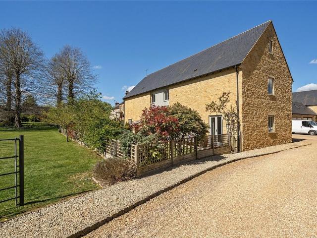 House for sale in Silverstone, Northamptonshire
