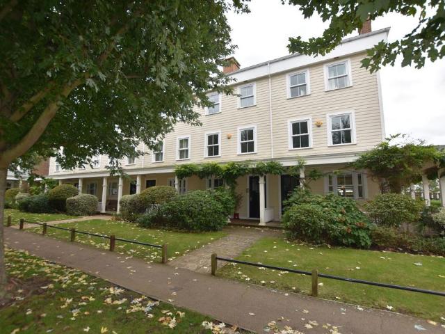 House for sale in Worcester Park, Greater London