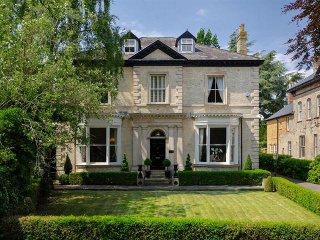 House for sale in High Field, York
