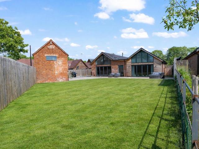 House for sale in Mappleborough Green, Stratford-on-Avon