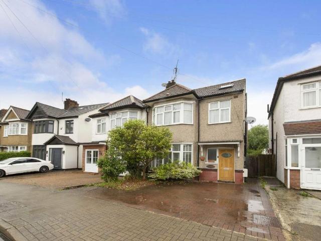 House for sale in Lane, Greater London