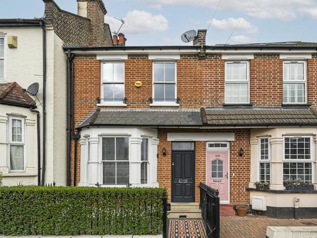 House for sale in Colney Hatch, Greater London
