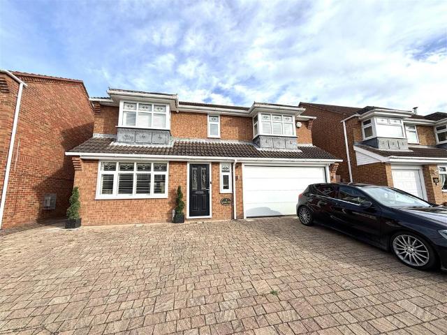 House for sale in Newbottle, Tyne And Wear