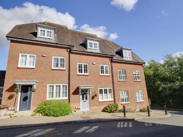 House for sale in Bolnore Village, Perryfields