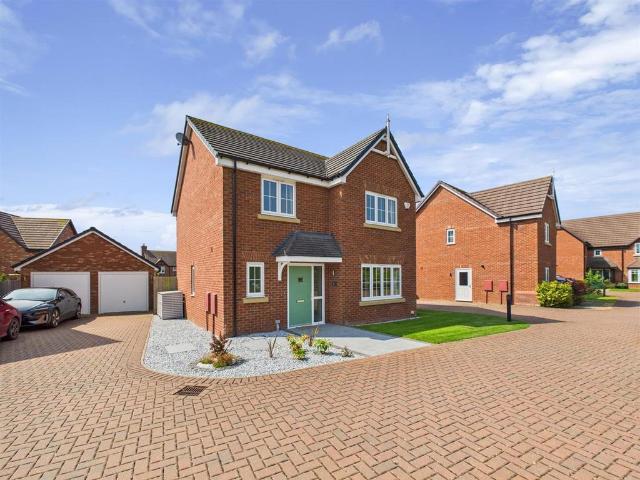 House for sale in Bomere Heath, Shropshire