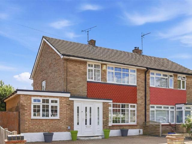 House for sale in North Shoebury, Alton Barnes