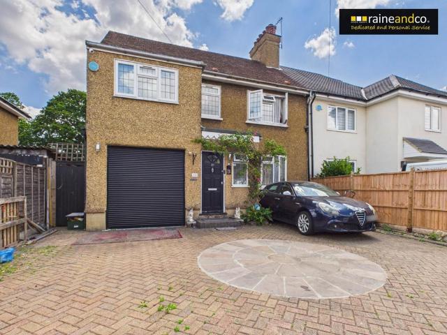 House for sale in Oakmere, Potters Bar