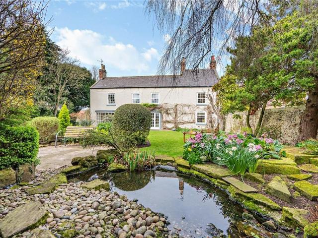 House for sale in Burton Leonard