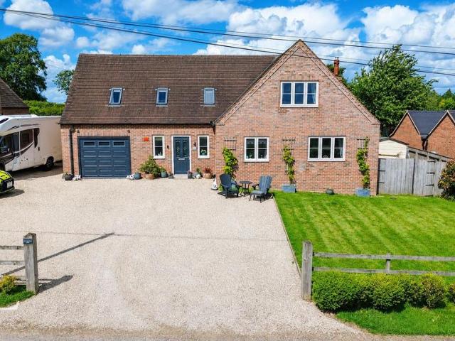 House for sale in Egginton, East Midlands