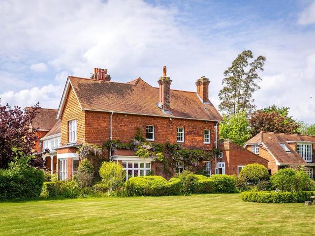 House for sale in Fole, Surrey