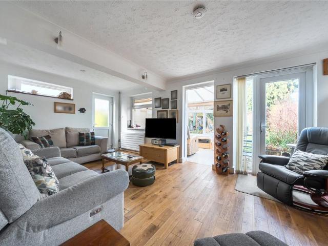 Bungalow for sale in Aperfield, Greater London