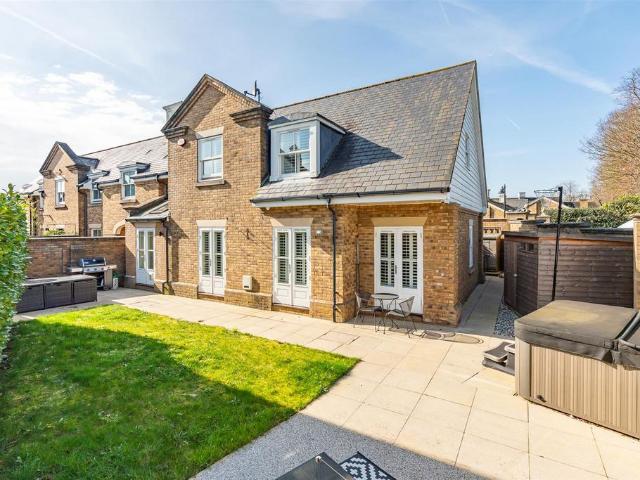 House for sale in Goffs Oak, Broxbourne