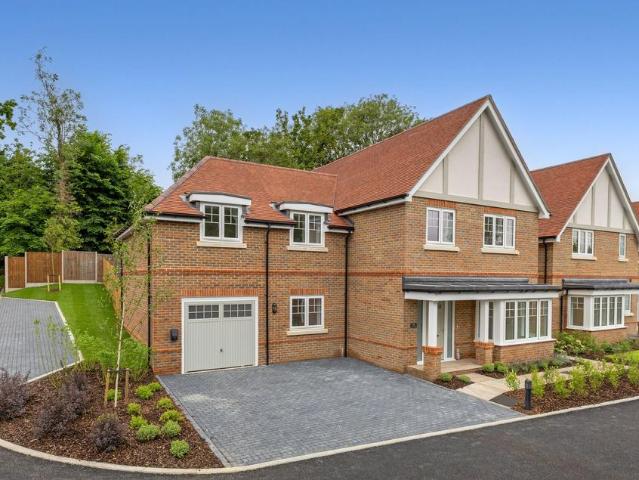 House for sale in Woodmansterne, Red Hill