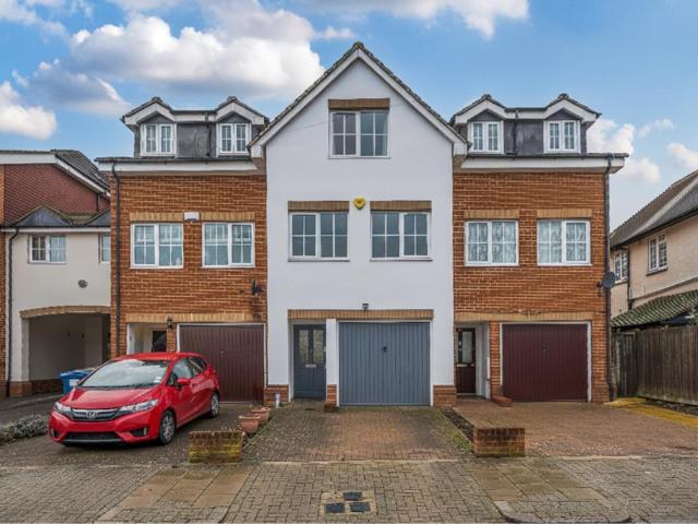 House for sale in Greater London