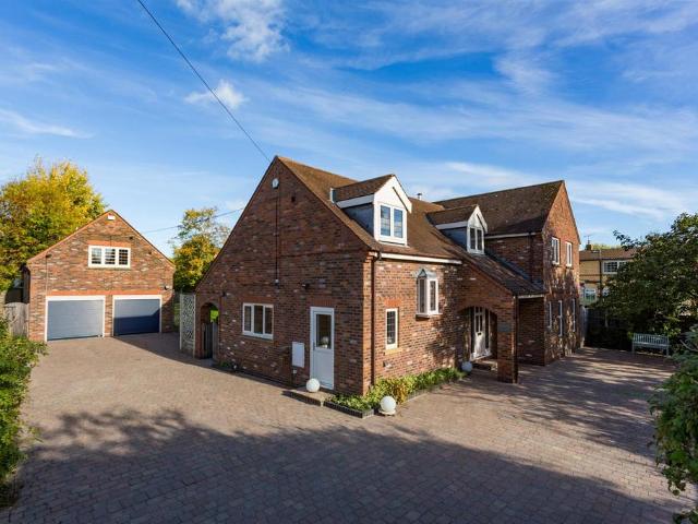 House for sale in Appleton Roebuck