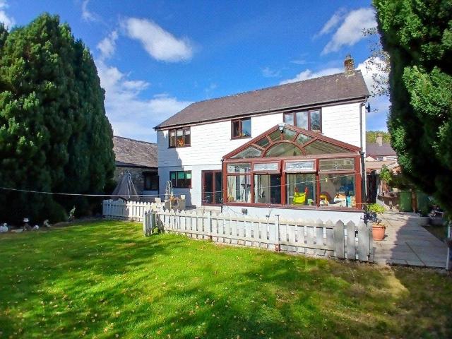 House for sale in Bethesda, Wales
