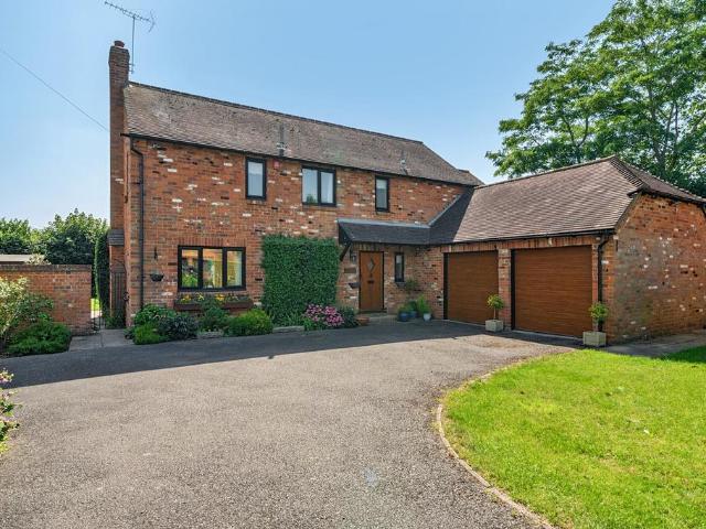 House for sale in Swallow, Buckinghamshire