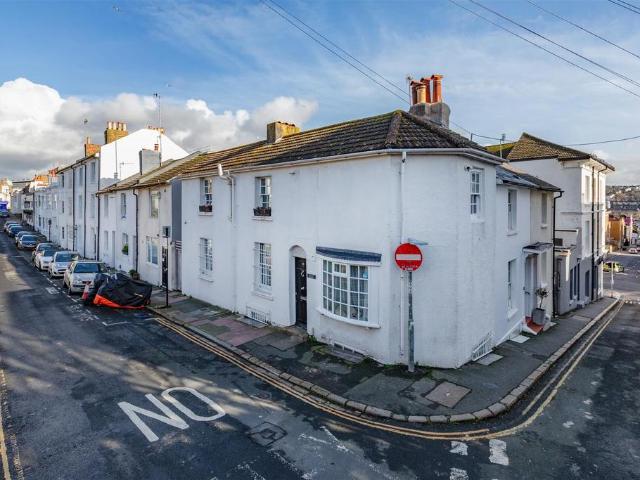 House for sale in Round Hill, Brighton & Hove
